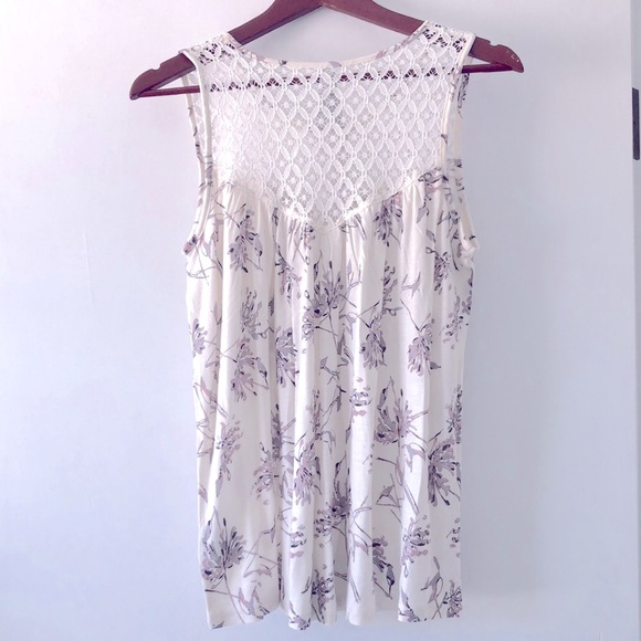 WOMENS SLEEVELESS TOP SIZE SMALL - Picture 2 of 11